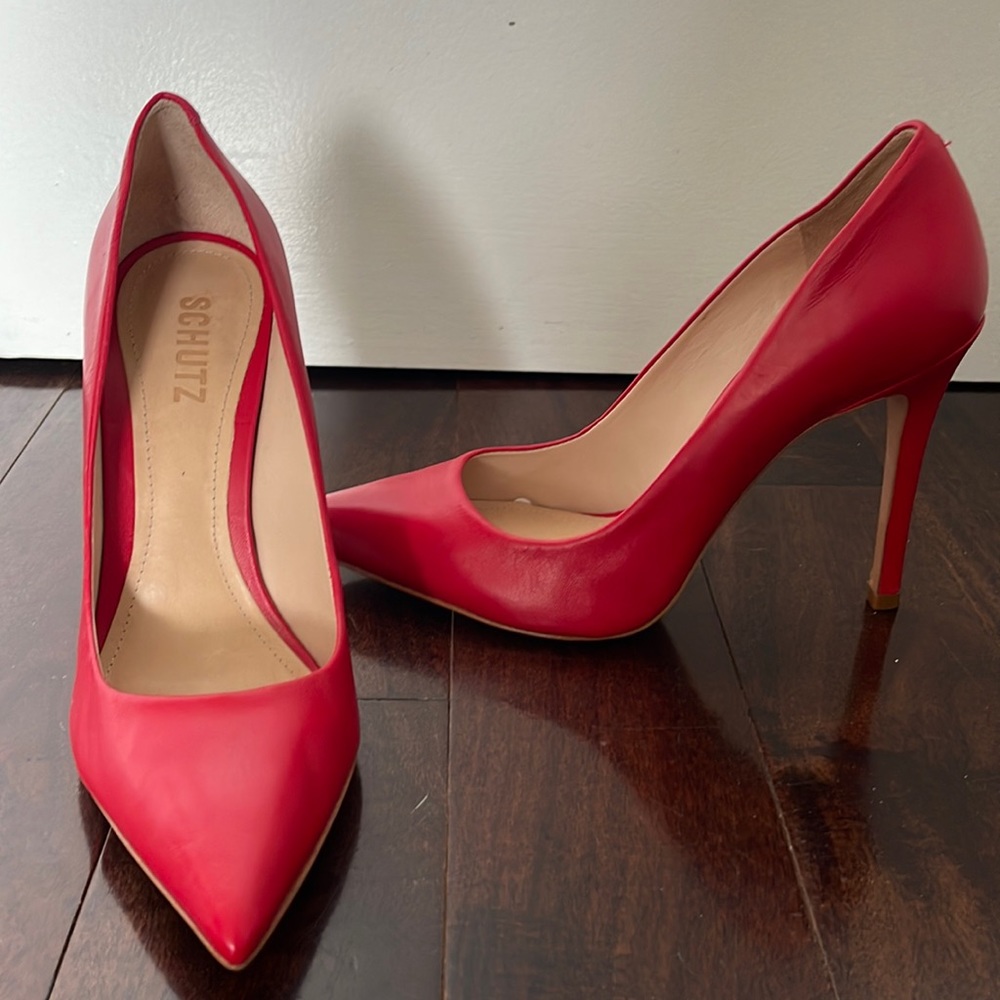 NIB Never Worn Schutz Gilberta in Club Red